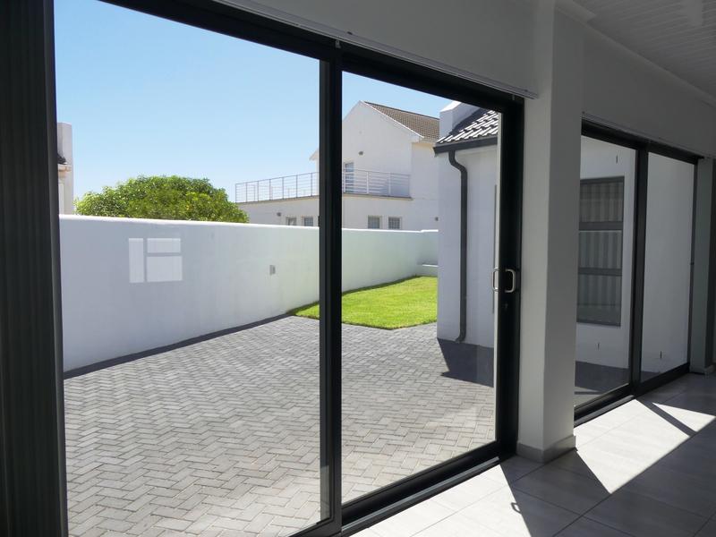 4 Bedroom Property for Sale in Golden Mile Western Cape